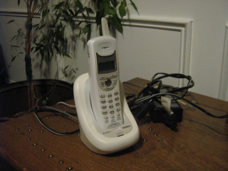 File:Phone.jpg